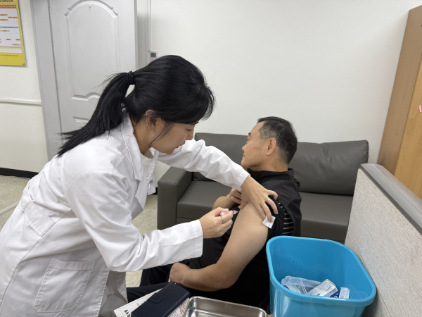독감 예방접종 장면