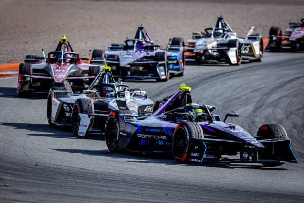포뮬러 E 시즌 12 프리시즌 테스트 경기 장면