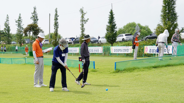 지난해 8월 17일부터 18일까지 서산파크골프장에서 열린 2024 국제 크루즈 민항 취항기념 서산시장배 전국 파크골프대회 모습