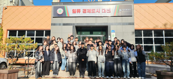 한국경마축산고 복용승마장 견학 단체사진