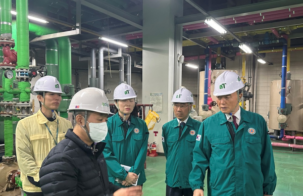 aT센터 특별안전점검을 진행하는 aT 홍문표 사장(우측 1번째)