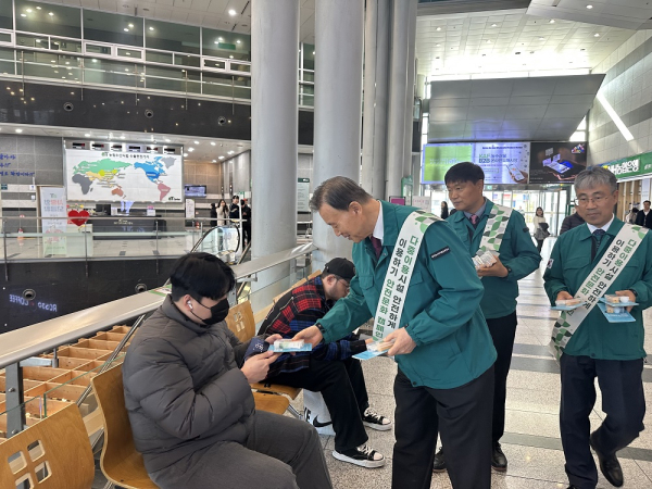 안전문화 확산 캠페인을 추진하고 aT 홍문표 사장