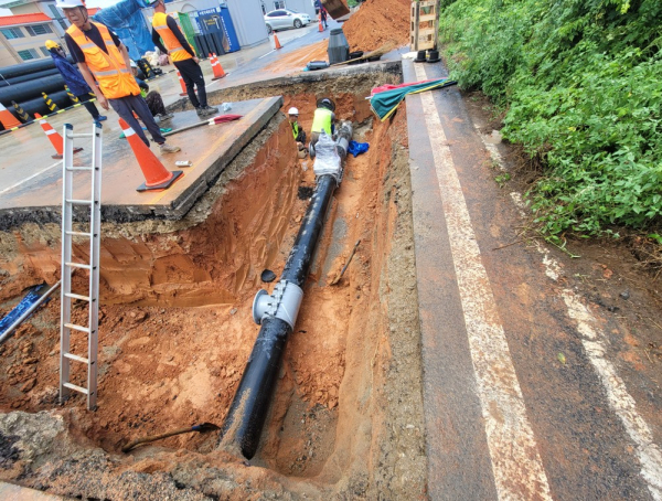서산시가 상수도 현대화사업을 통해 상수관망을 정비하는 모습