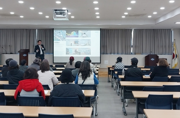 26일, 신진항에서 진행된 역량강화 교육 모습.