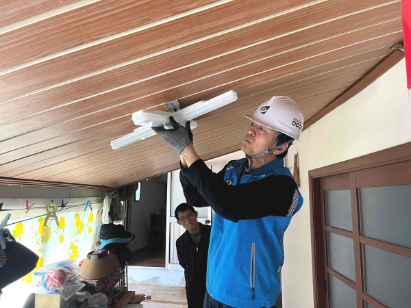 재능기부 전기설비 보수 모습