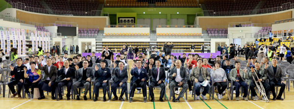 ‘제7회 만세보령머드배 전국 좌식 배구대회’ 개최 단체사진