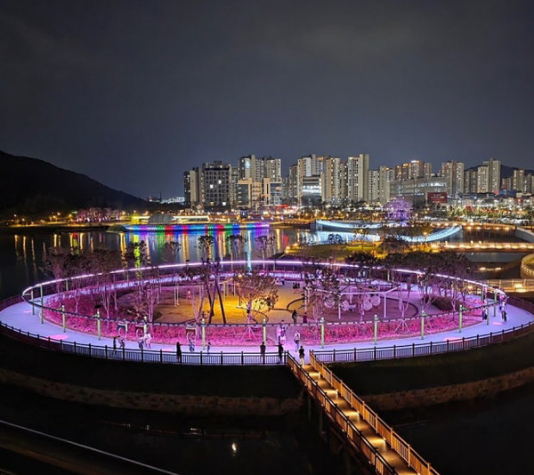 대전 갑천생태호수공원 야간 모습