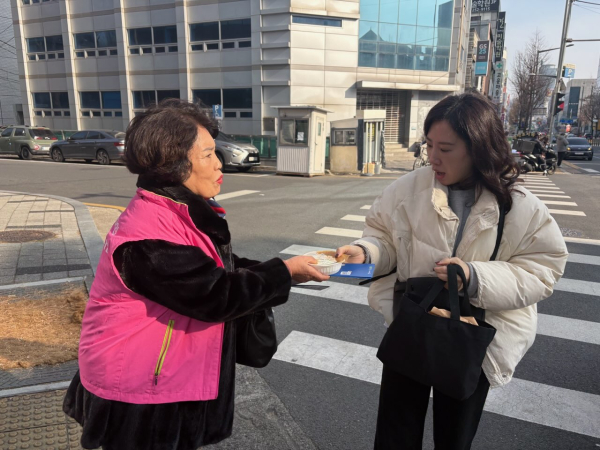 농협여성단체와 함께 농심천심 고향사랑기부제 홍보활동 진행 모습