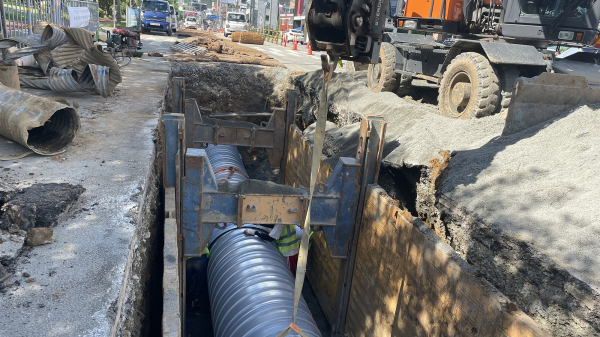 서산시가 지난 9월 하수관로를 설치하는 모습