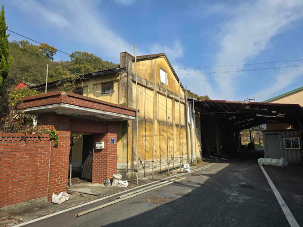 농촌공간정비사업의 사업 대상지였던 폐 정미소의 모습