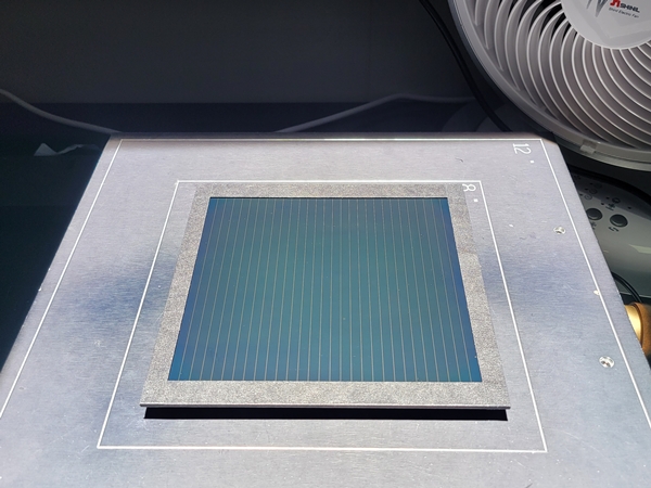 한국화학연구원 전남중 박사 연구팀이 제작한 페로브스카이트 태양전지 대면적 모듈