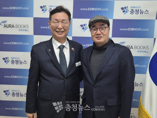 (왼쪽부터)김제선 대전 중구청장, 김거수 충청뉴스 대표