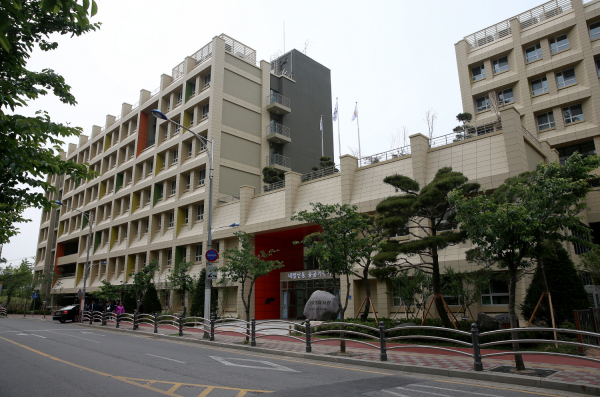 태안학사 전경.