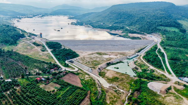 캄보디아 다운트리댐 준공 모습