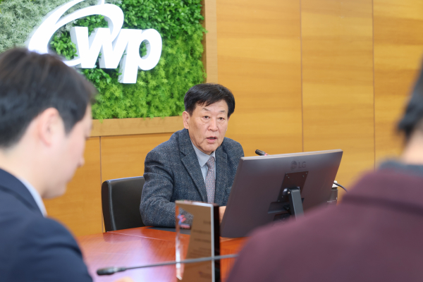 송재섭 상임감사위원이 인사말을 전하는 모습