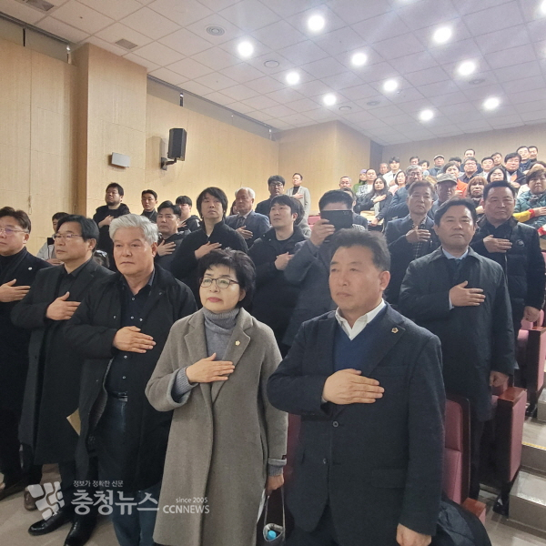 오인환 충남도의원, 박정현 부여군수, 전현직 논산시의원들도 참석했다.