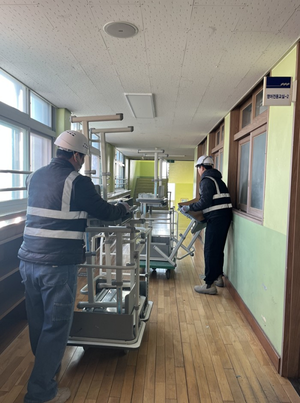 교실·특별실 재배치 및 교과서 배부 지원 추진