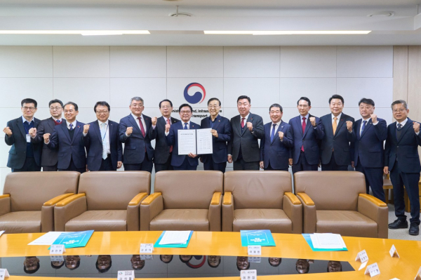 공동건의문 제출 기념사진