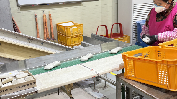 머드비누 생산 모습