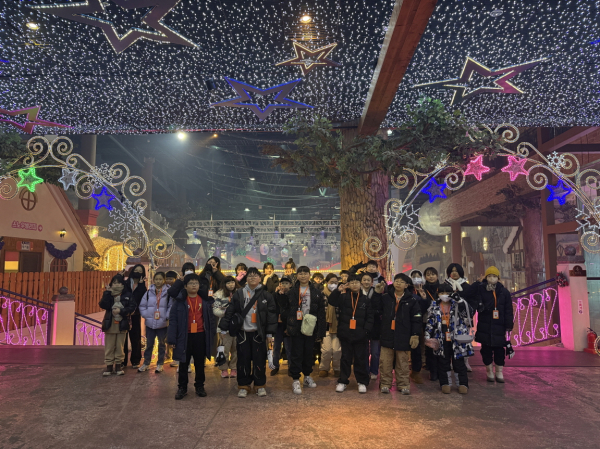 프로그램을 즐기는 청소년들의 모습.