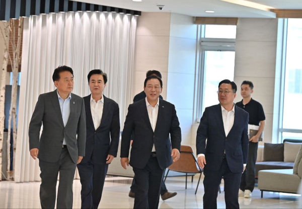 (우측부터) 이장우 대전시장, 최민호 세종시장, 김태흠 충남지사, 김영환 충북지사(김태흠 지사 SNS 갈무리)<br>