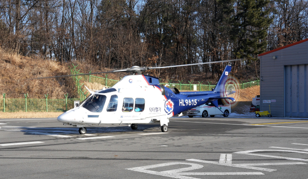 충남 닥터헬기 환자이송 모습