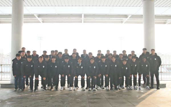 천안시티FC, 경남 남해로 2차 전지훈련 단체사진