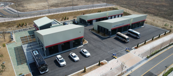 데이터 업데이트, 차량 충전 등 운행을 준비하고 주차할 수 있는 세종자율주행 실증 지원센터