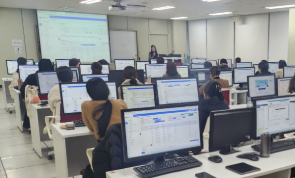 2026 신규 영양교사 대상 실무 역량 강화 연수 진행 모습