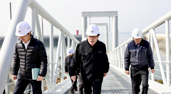 보령신항 준설토투기장 및 관리부두 조성사업 현장 점검 모습