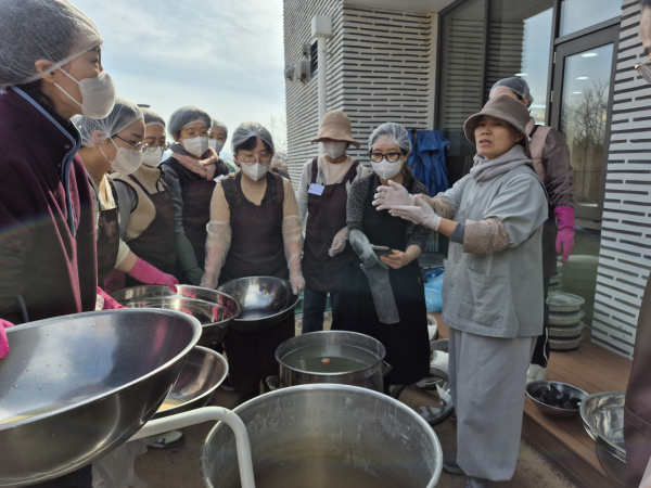 세종전통문화체험관 내가 담고 세월이 빚는정월장담그기 시연중