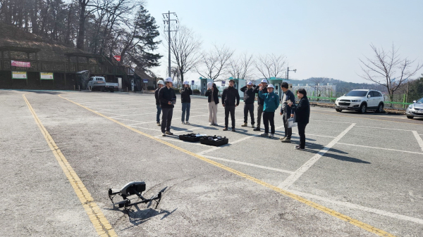 해빙기 취약시설 대비 드론 활용 급경사지 안전점검 모습