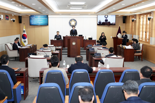 11일, 태안군의회 본회의장에서 열린 제320회 태안군의회 임시회 모습.