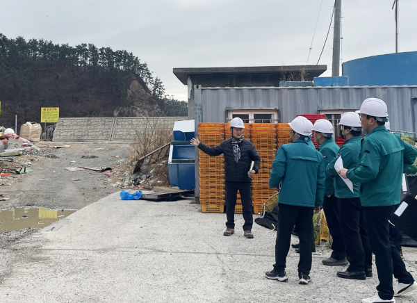 지난해 해빙기 안전 점검을 추진하고 있는 모습(모항).