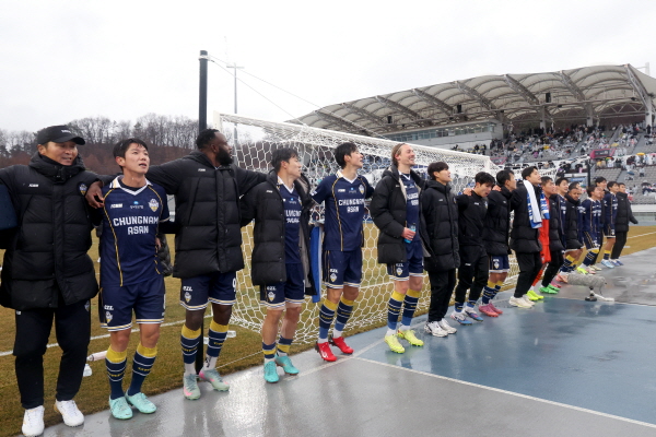 충남아산FC 경기 모습