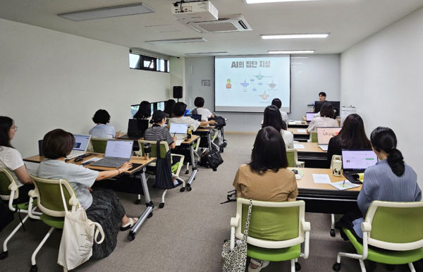 여성커뮤니티센터에서 운영 중인 교육 사진