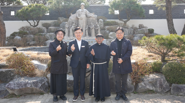 신필승 서산시 부시장이 17일 해미국제성지 일원을 방문해 서울 세계청년대회를 앞두고 추진 중인 사업을 점검했다.