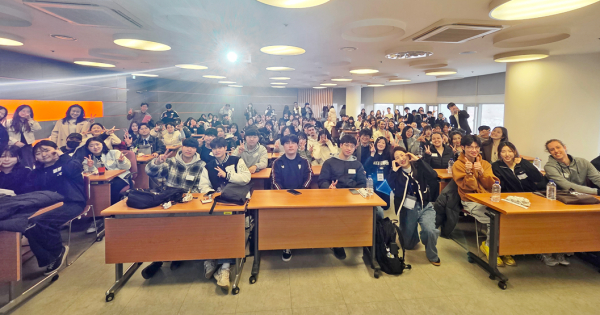 ‘외국인 유학생 지원단 TALK’ 오리엔테이션 진행 단체사진