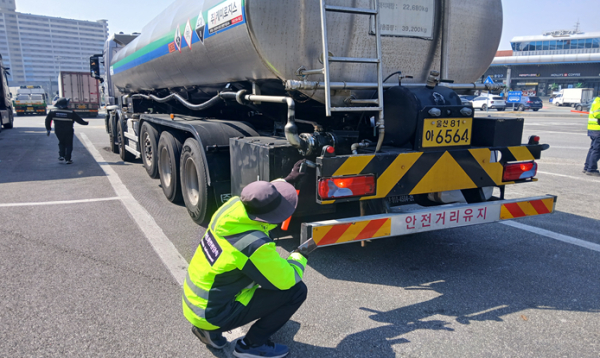화물차 정비불량 합동단속 실시 사진(옥산휴게소 부산방향, ‘26. 3. 17)