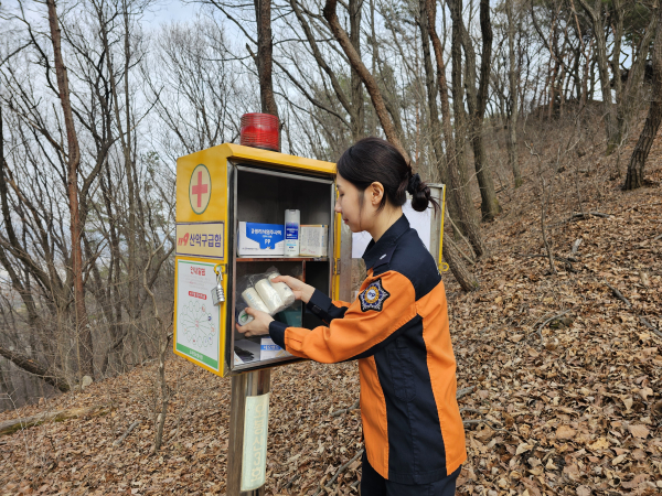 산악구급함 일제 점검 모습