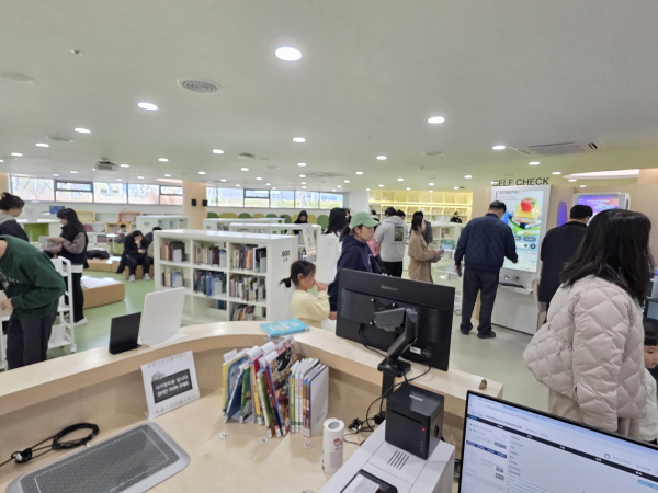 평생교육원 이도마루 열람실 주말과 체험시설 체험 모습