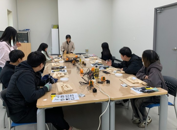 체험 프로그램 ‘숲 속 톡톡 공방’ 운영 모습