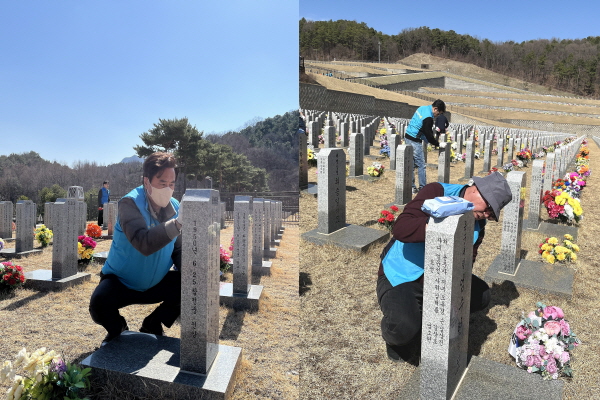 대전도시공사 현충원 봉사활동-(좌) 이성진 상임감사 (우) 정해교 경영본부장