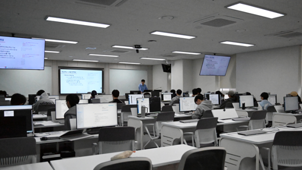 세종공동캠퍼스에서 강의를 듣고 있는 국립한밭대 학생들