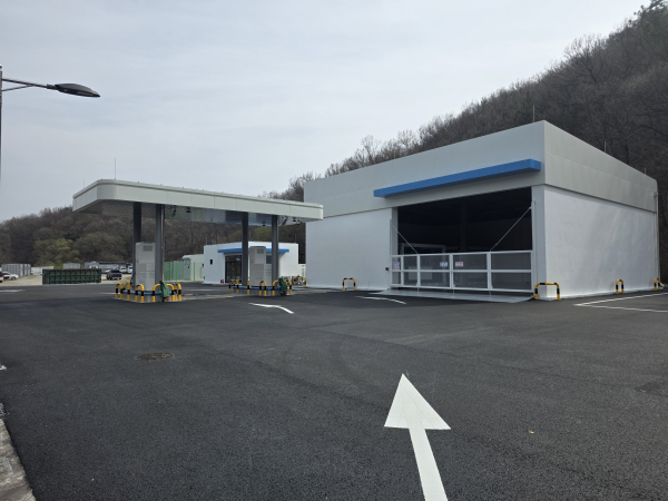 계룡시는 올해 상반기 신도안면 정장리 일원에 수소충전소    준공을 앞두고 있다.