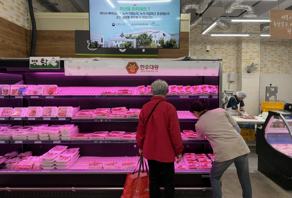 싱싱장터(새롬점)에서 열린 세종한우대왕 출시기념 행사 모습