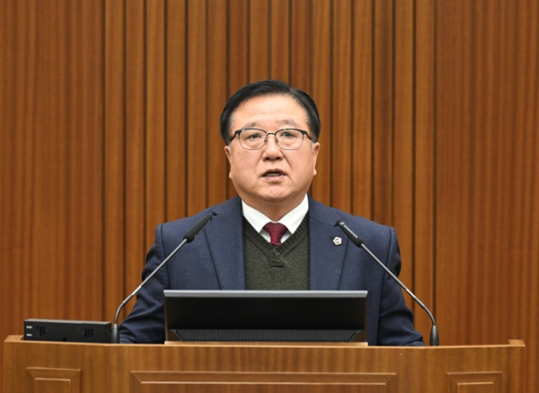 현안질의 하는 김학서 세종시의원