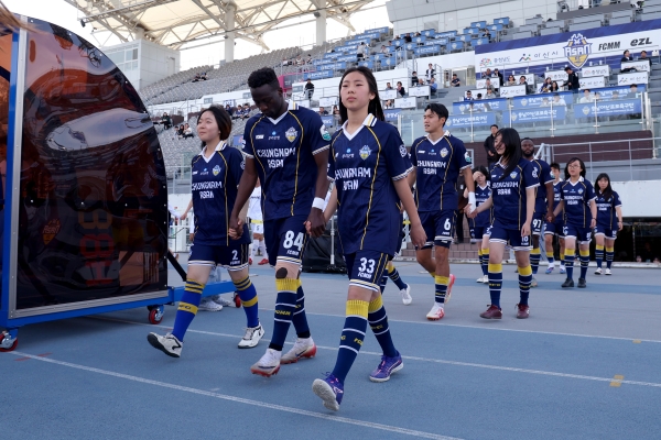 온양여중, ‘충남아산FC 유니폼 입고 뛴다!’