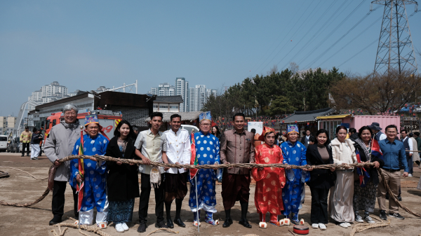 베트남, 캄보디아 줄다리기 방문단 모습