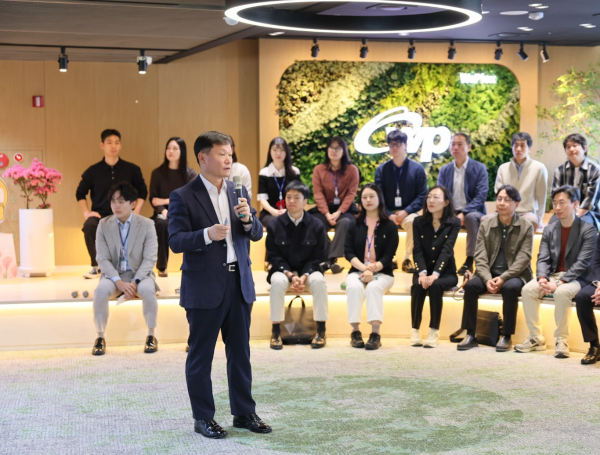 이정복 서부발전 사장이 경영현황을 설명하는 모습